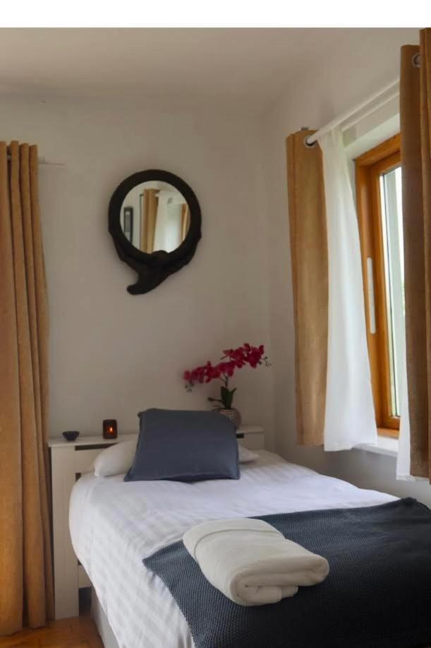 Seaview And Sunsets, Entire Place, Private Entrance, Large Bedroom, Full Kitchen And Bathroom * Ennistimon